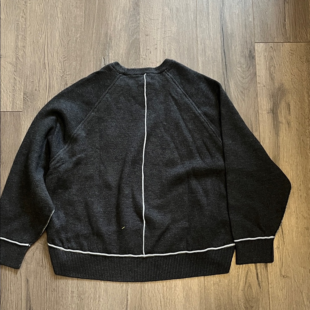 Pilcro The Oaklyn Cozy Crew-Neck Sweatshirt In Dark Grey - Picture 3 of 6